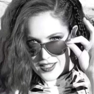 AWhiteGluz