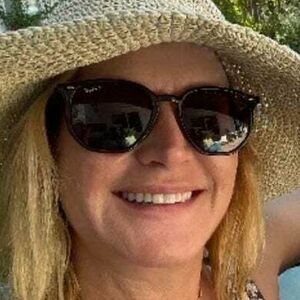 Angela Kinsey