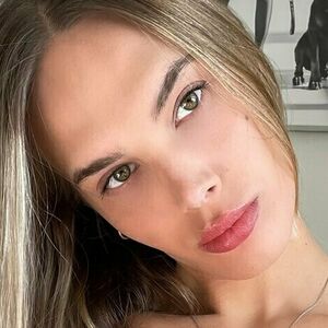 annie watts