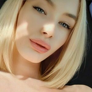 blonde_anna