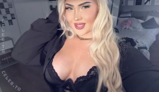 Adelina dalevska preview