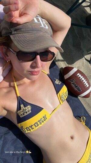 Alexis G Zall preview