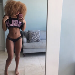 Anabella Carrasco preview