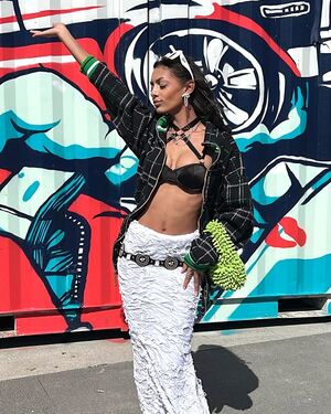 Anais Martin preview