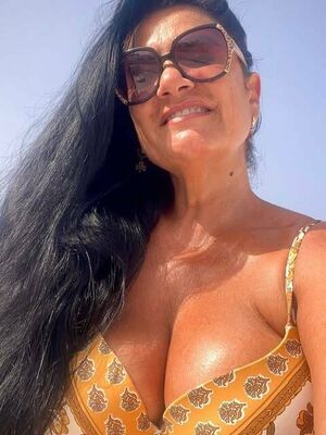 Angela Cavagna preview