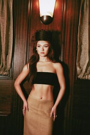 Anna Cathcart preview