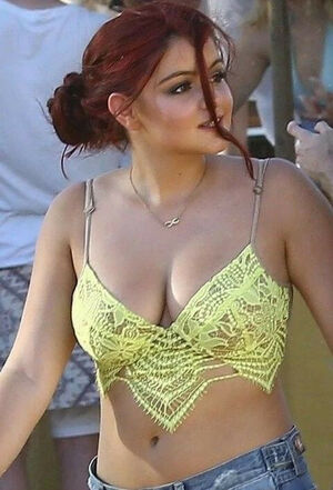 Ariel Winter preview