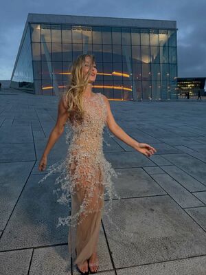 Astrid S preview