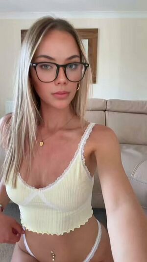 bellaaraee preview