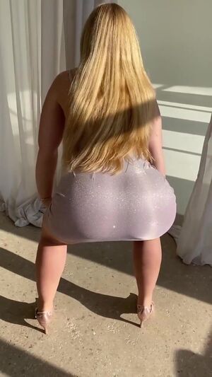 Ukraine twerker preview